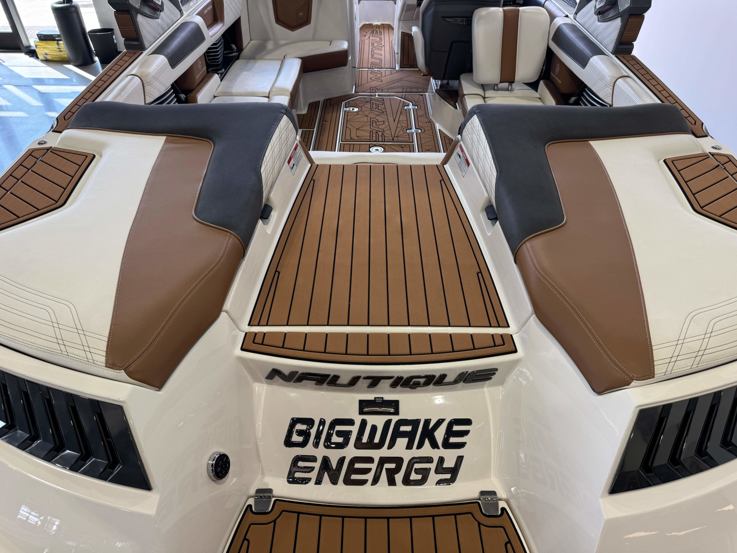 2016 Nautique Super Air Nautique G23