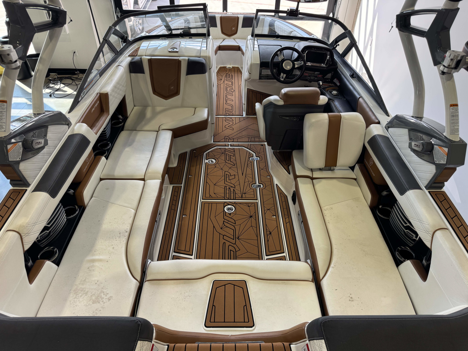 2016 Nautique Super Air Nautique G23