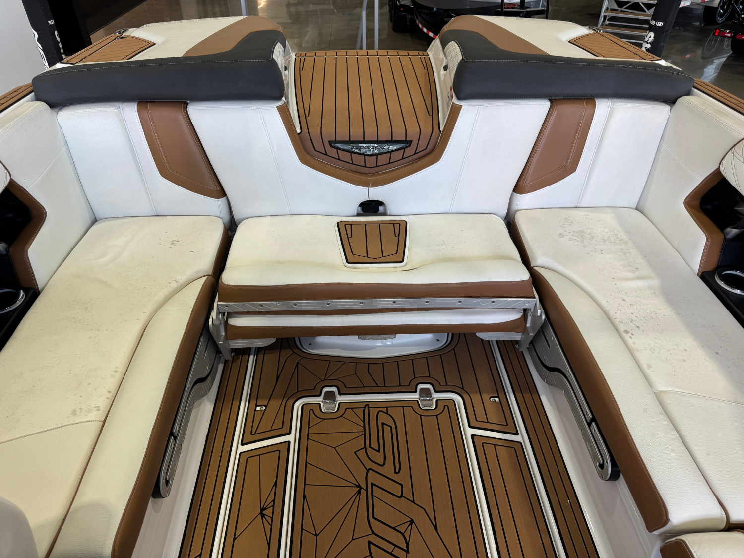 2016 Nautique Super Air Nautique G23
