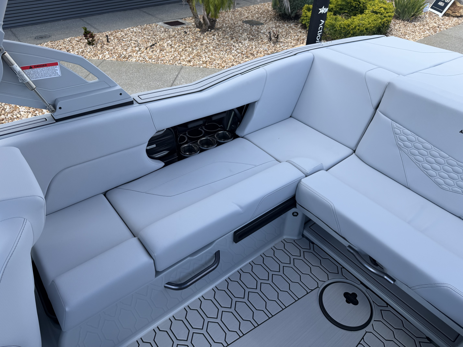 2027 MasterCraft NXT23