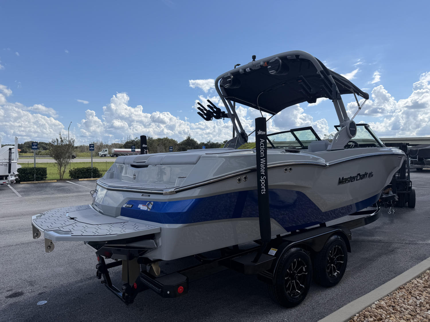 2027 MasterCraft NXT23
