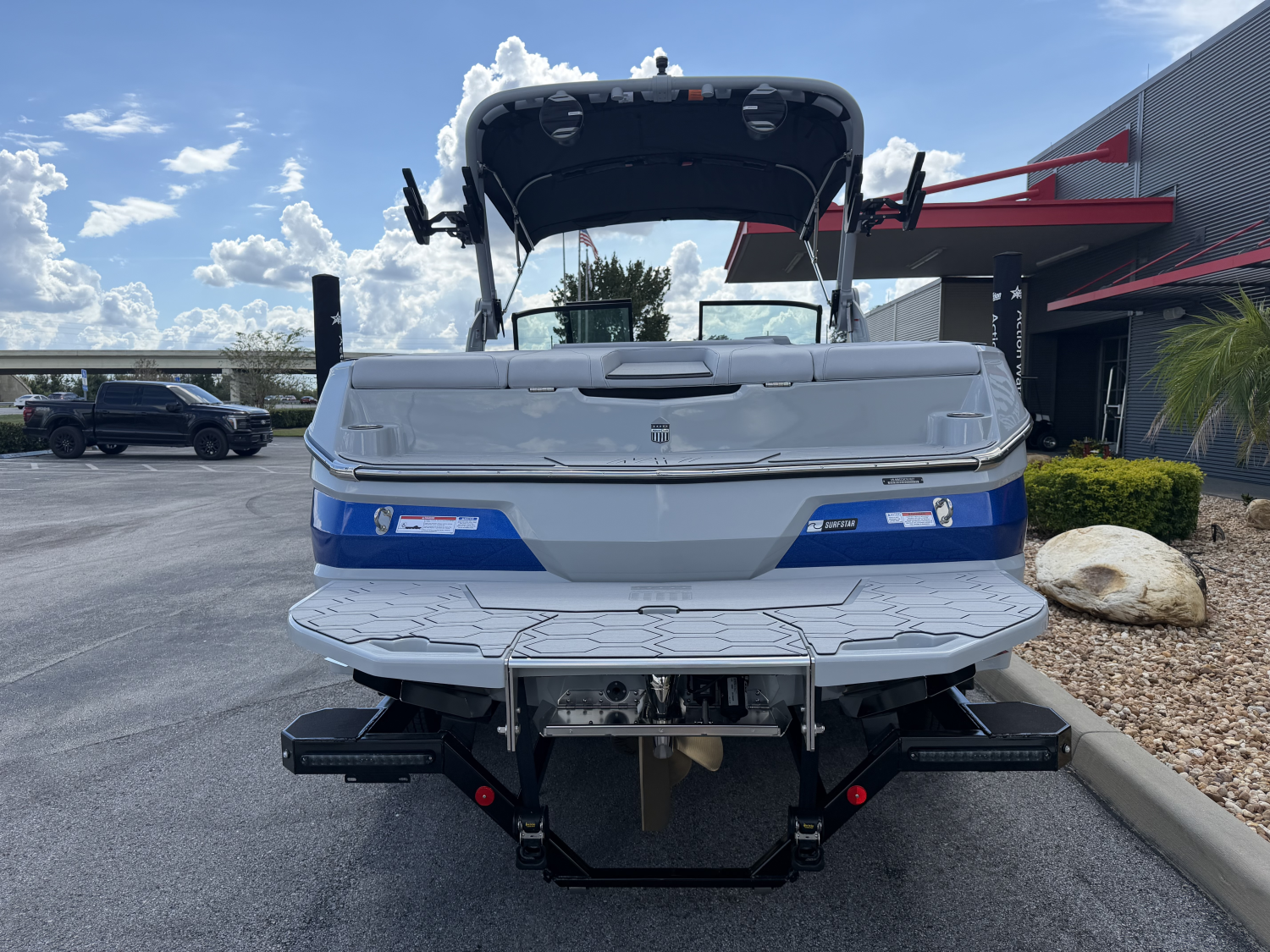 2027 MasterCraft NXT23
