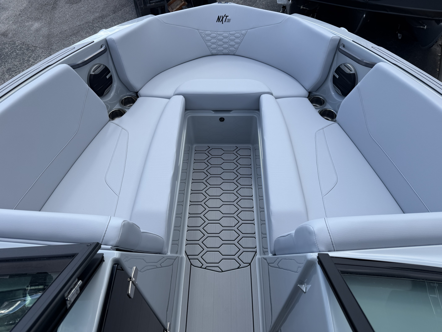 2027 MasterCraft NXT23