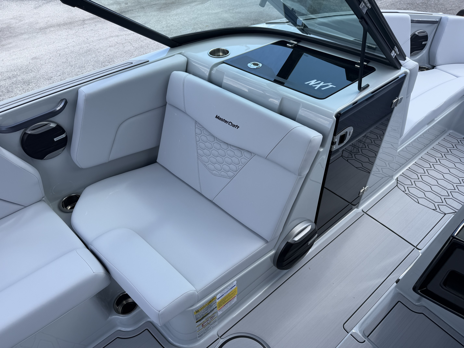 2027 MasterCraft NXT23