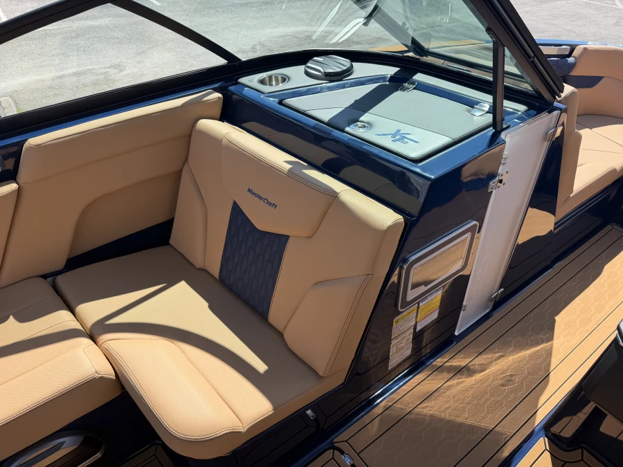 2027-mastercraft-xt22-145660-image10