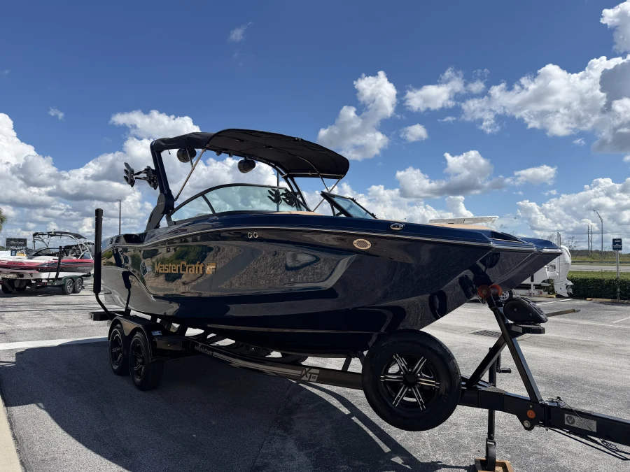 2027-mastercraft-xt22-145660-image4