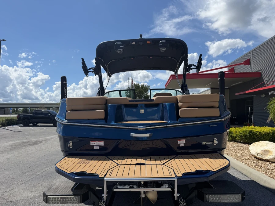 2027-mastercraft-xt22-145660-image6