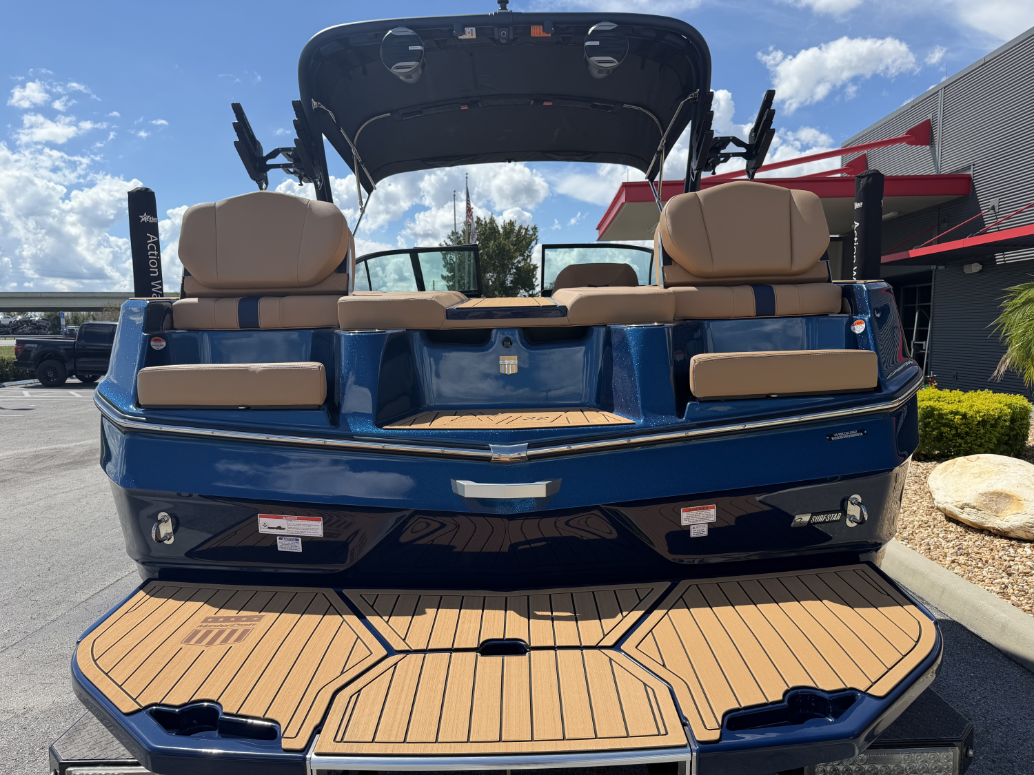 2027 MasterCraft XT22