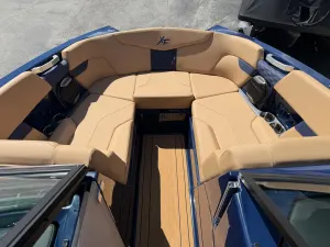 2027-mastercraft-xt22-145660-image9