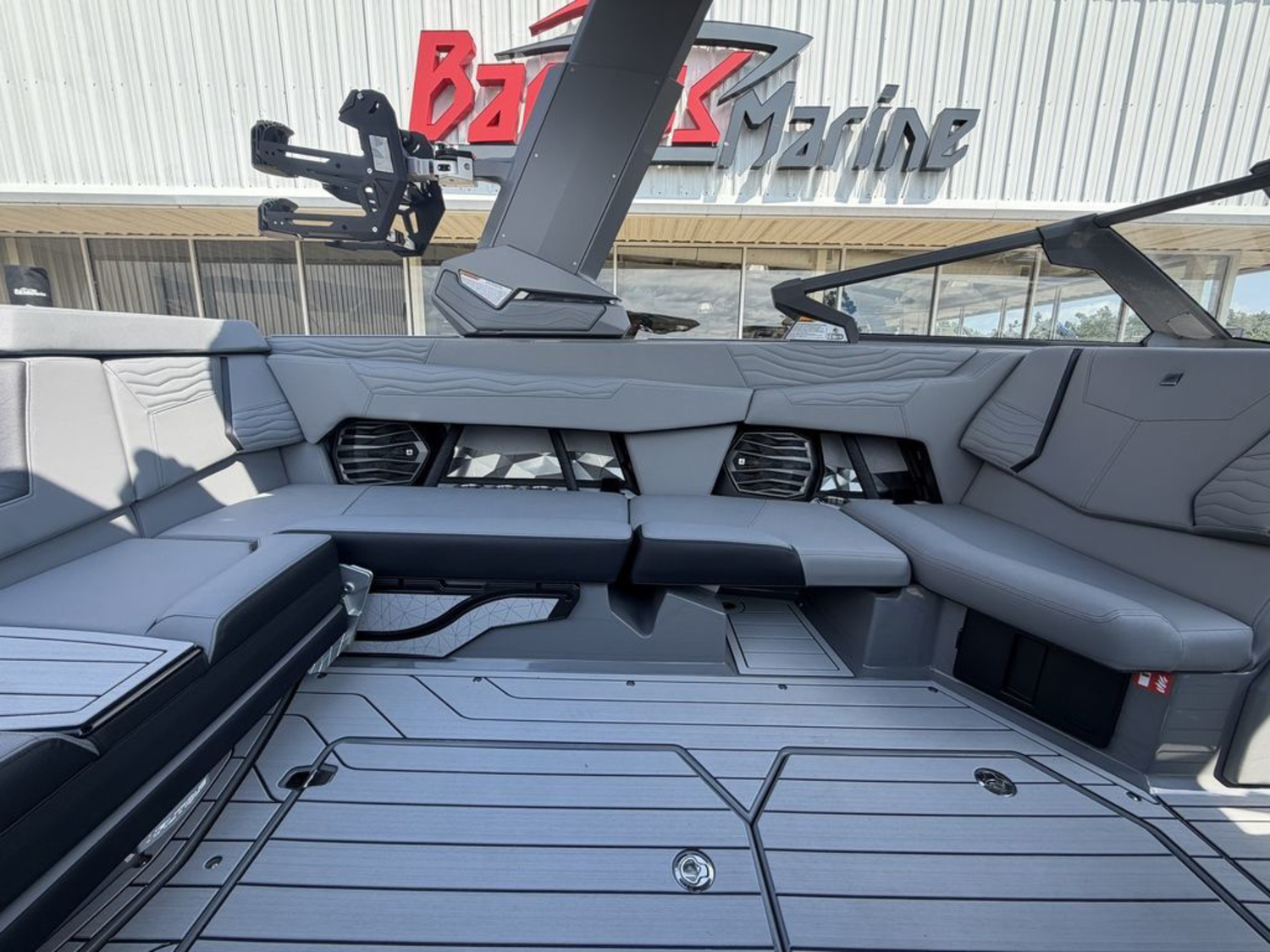 2027 Nautique G23