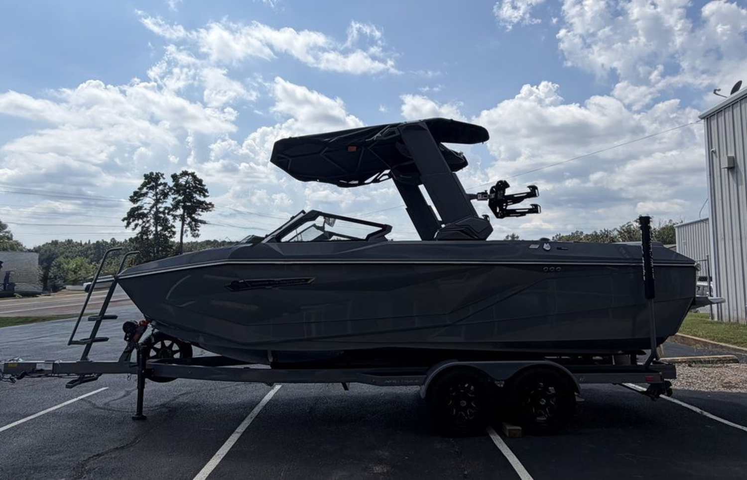 2027 Nautique G23