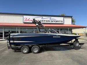 2013 Axis Boats A22 Icon