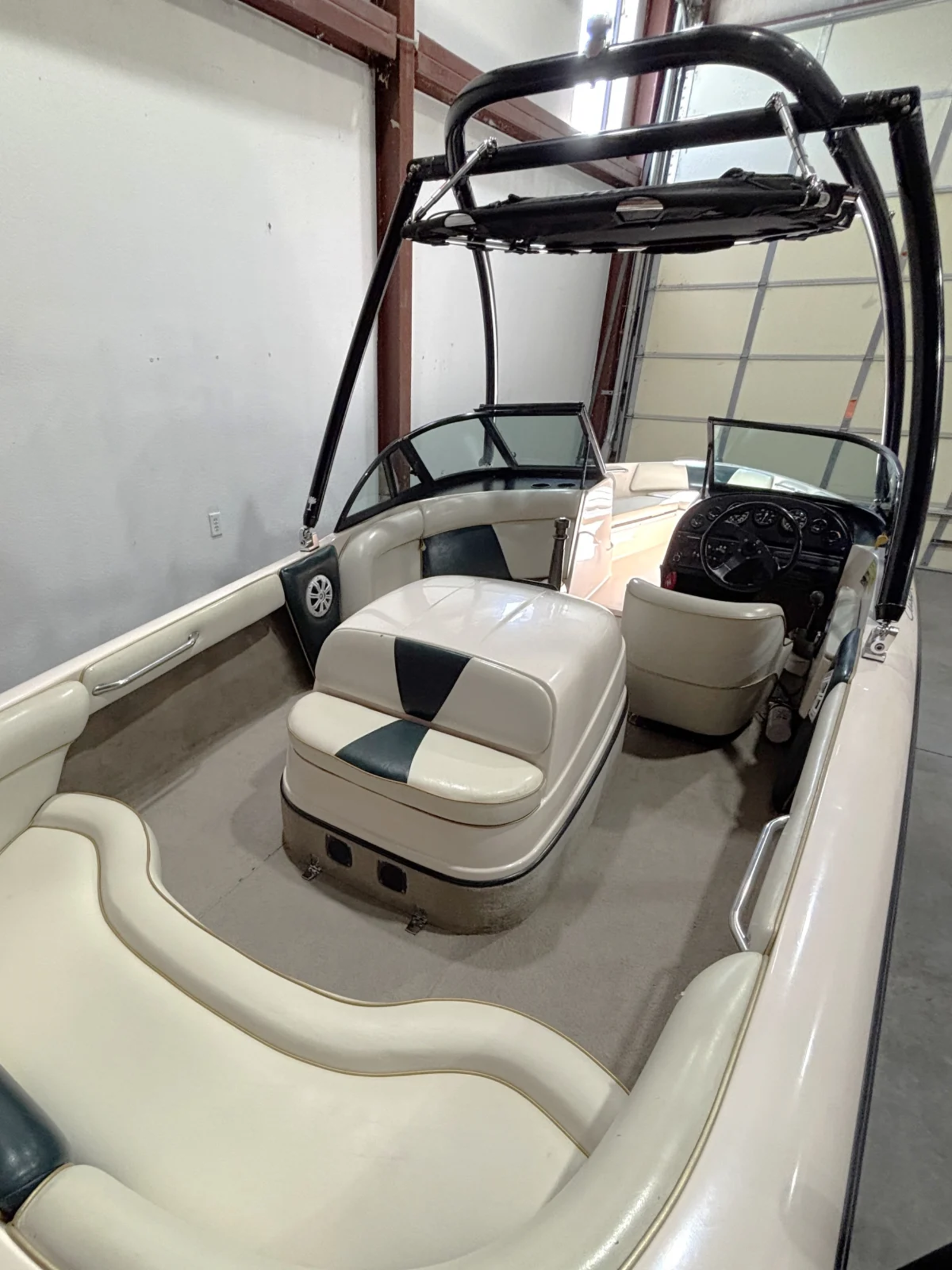 Clean Reliable 1998 Moomba Outback