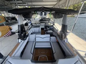 2025-nautique-g23-145712-image19.webp