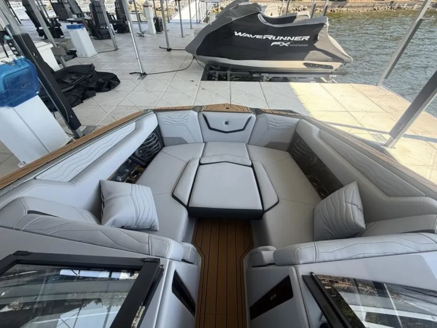 2025-nautique-g23-145712-image9.webp