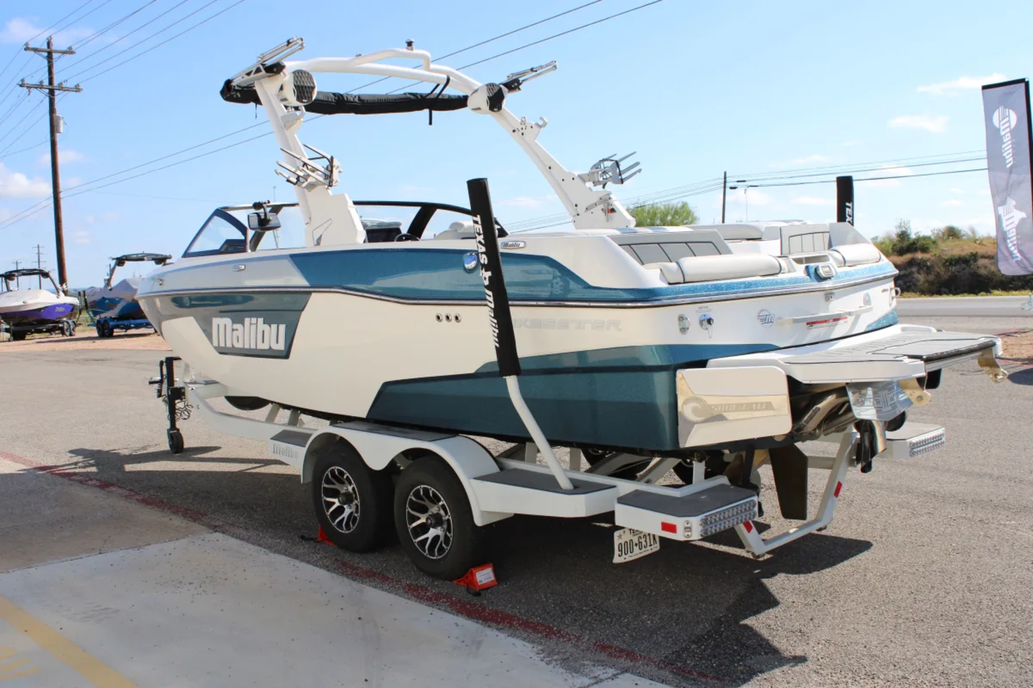 2022 Malibu 23 LSV