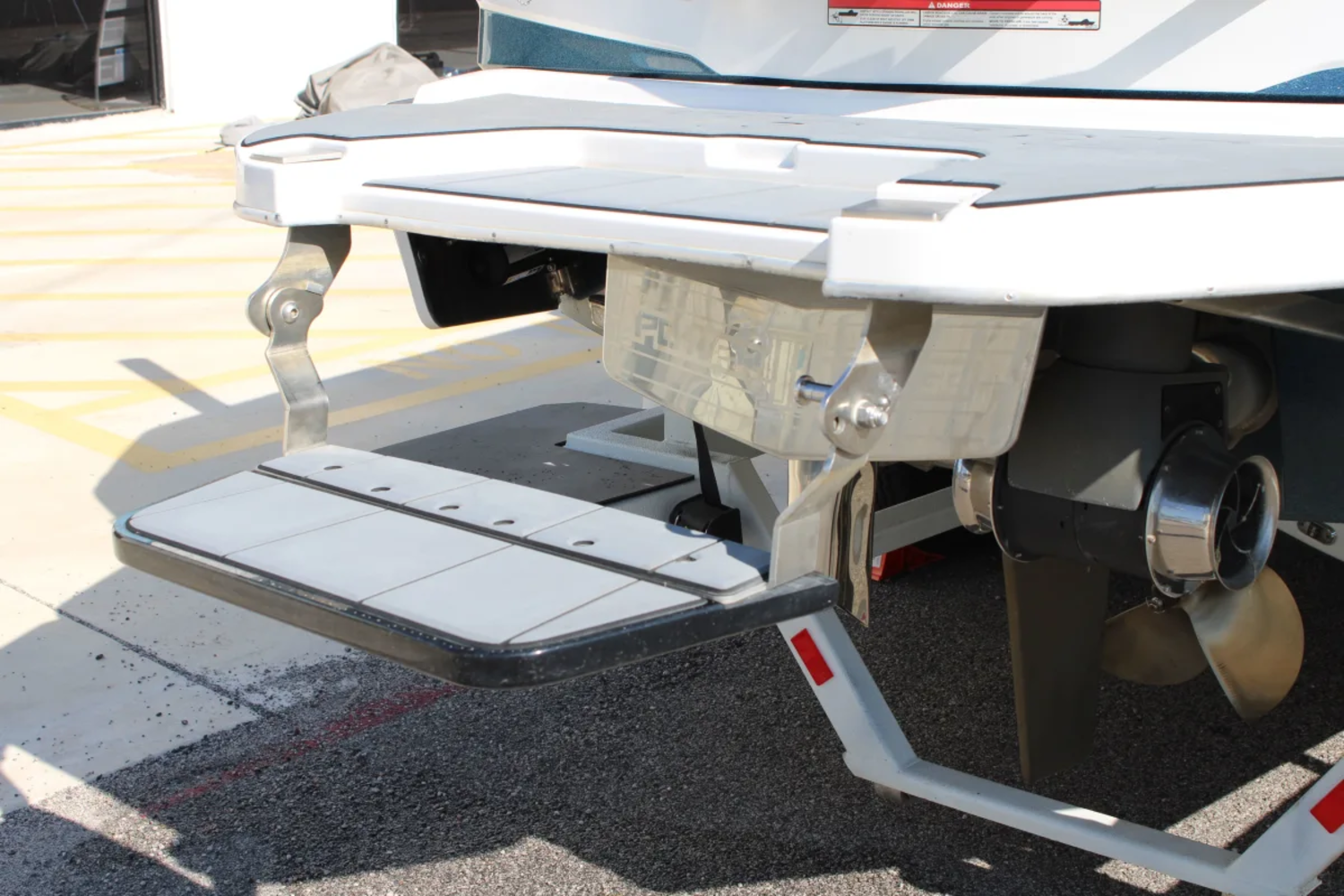 2022 Malibu 23 LSV