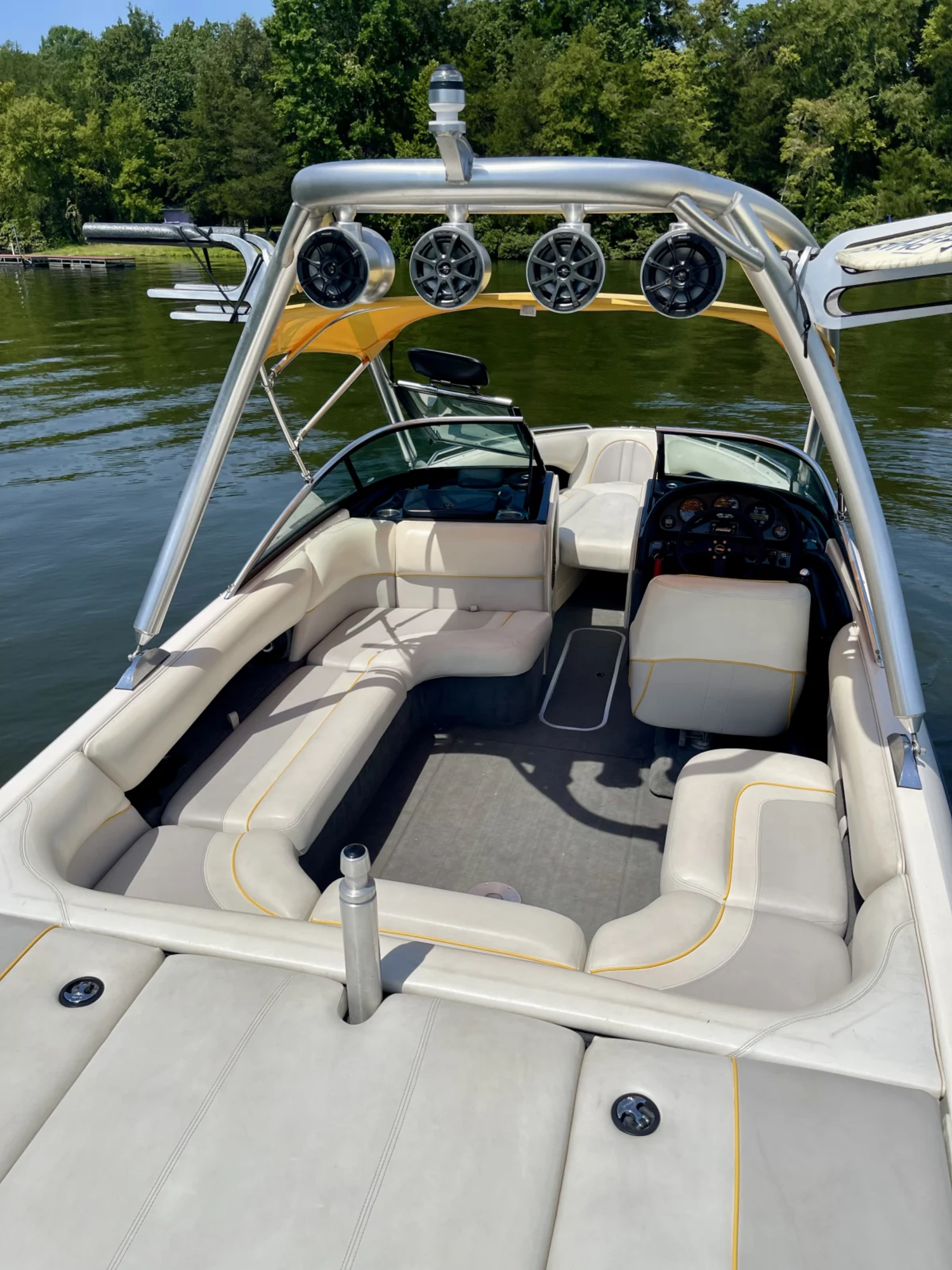 2000 Malibu Boats Wakesetter 23 LSV