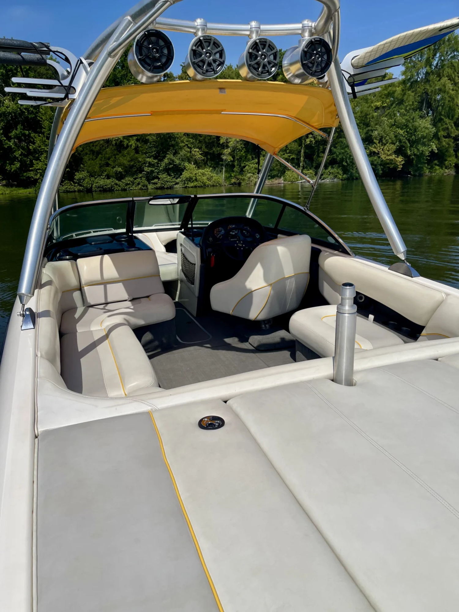 2000 Malibu Boats Wakesetter 23 LSV