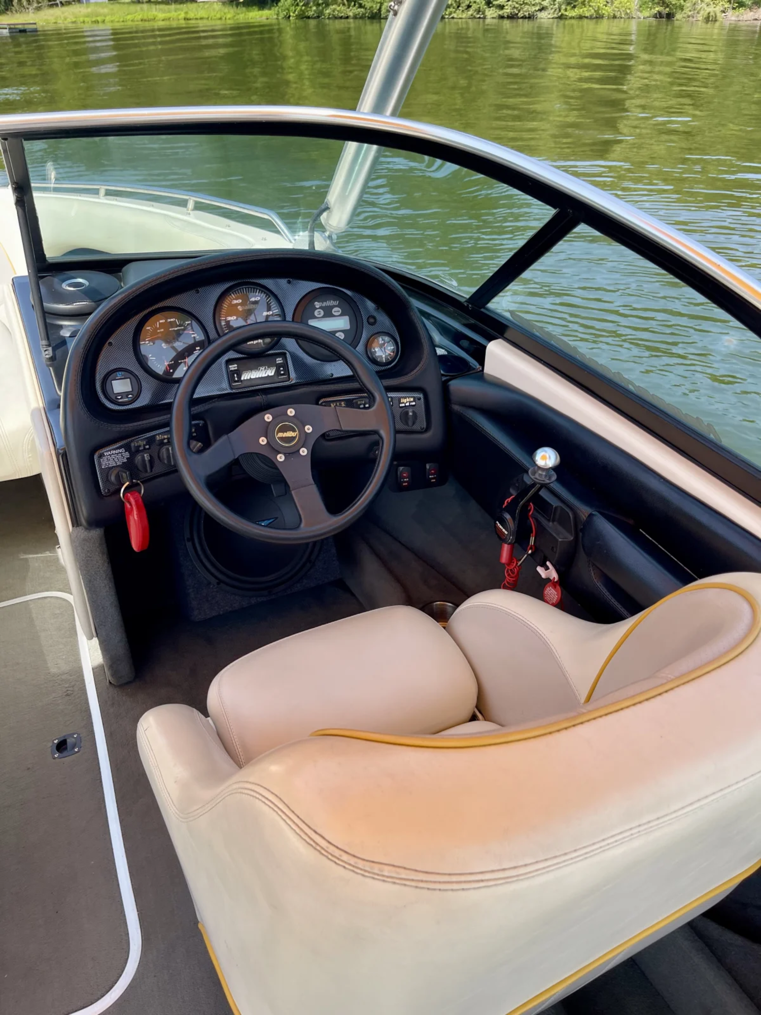 2000 Malibu Boats Wakesetter 23 LSV