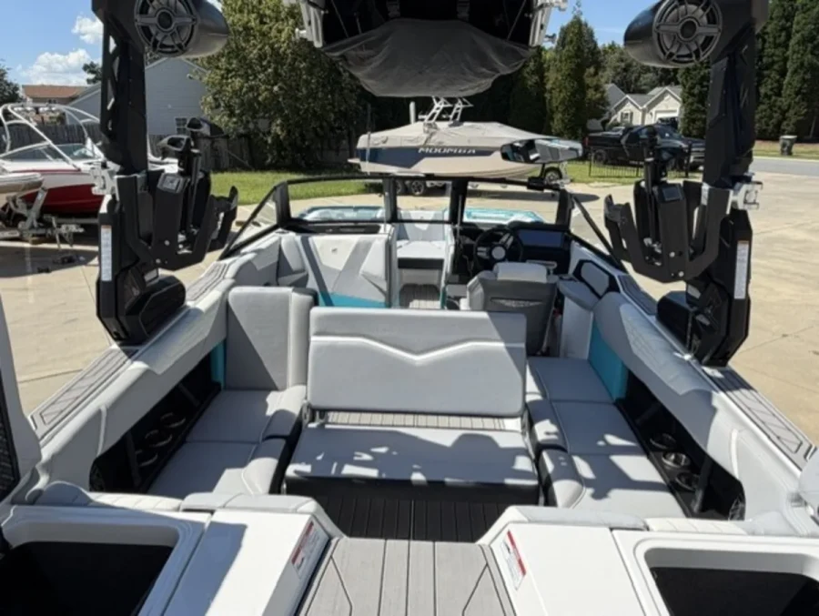 2022-nautique-s23-145719-image11.webp