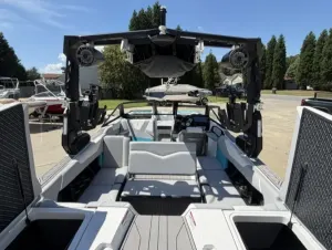 2022-nautique-s23-145719-image7.webp