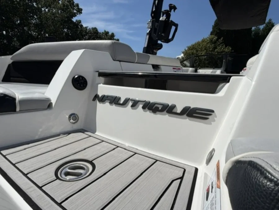 2022-nautique-s23-145719-image8.webp