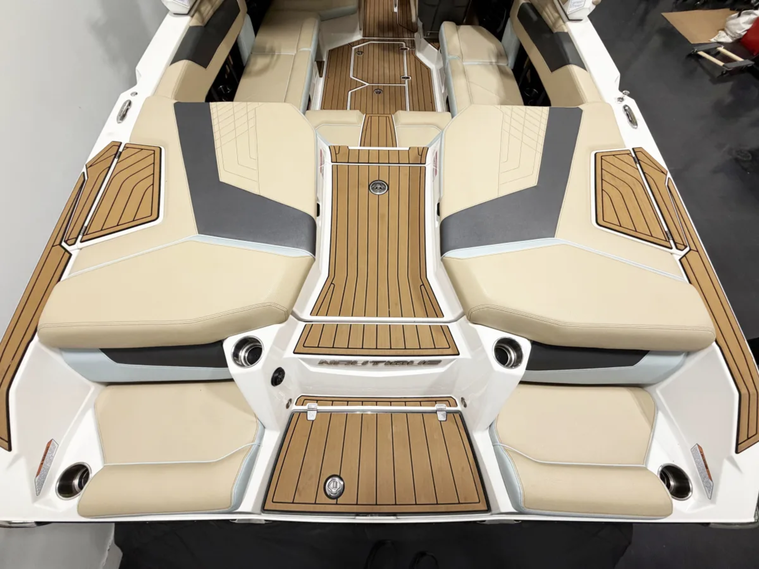 2023 Nautique G23