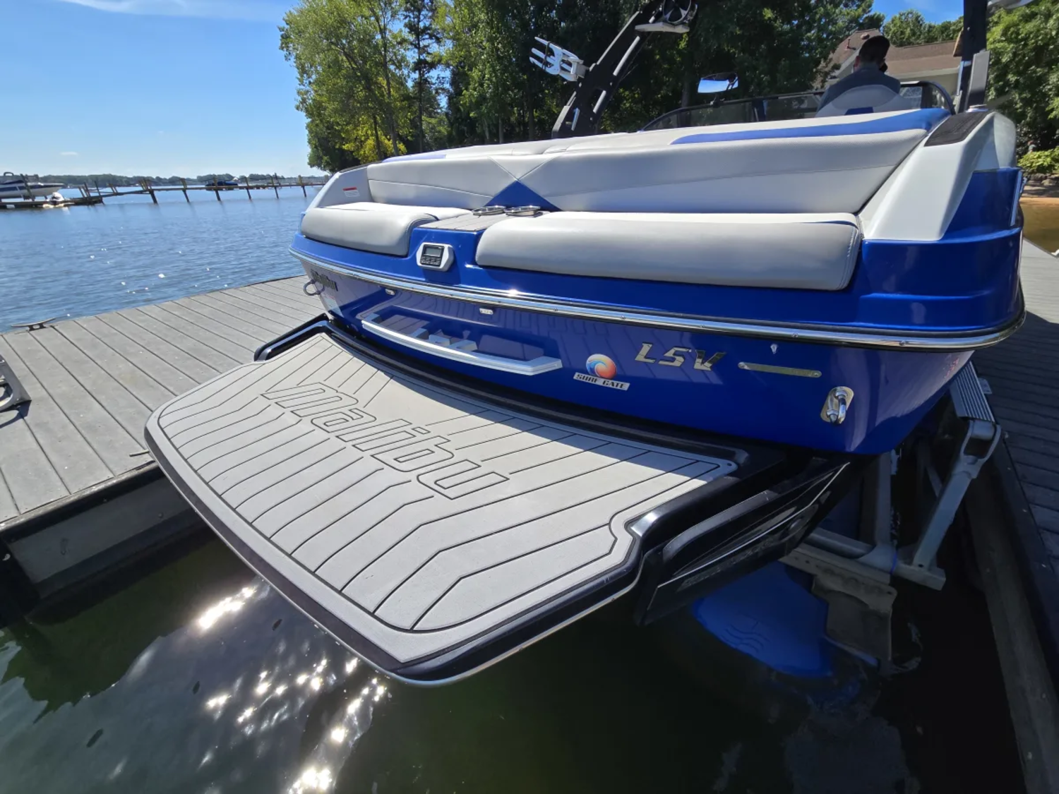 2017 Malibu 23 LSV