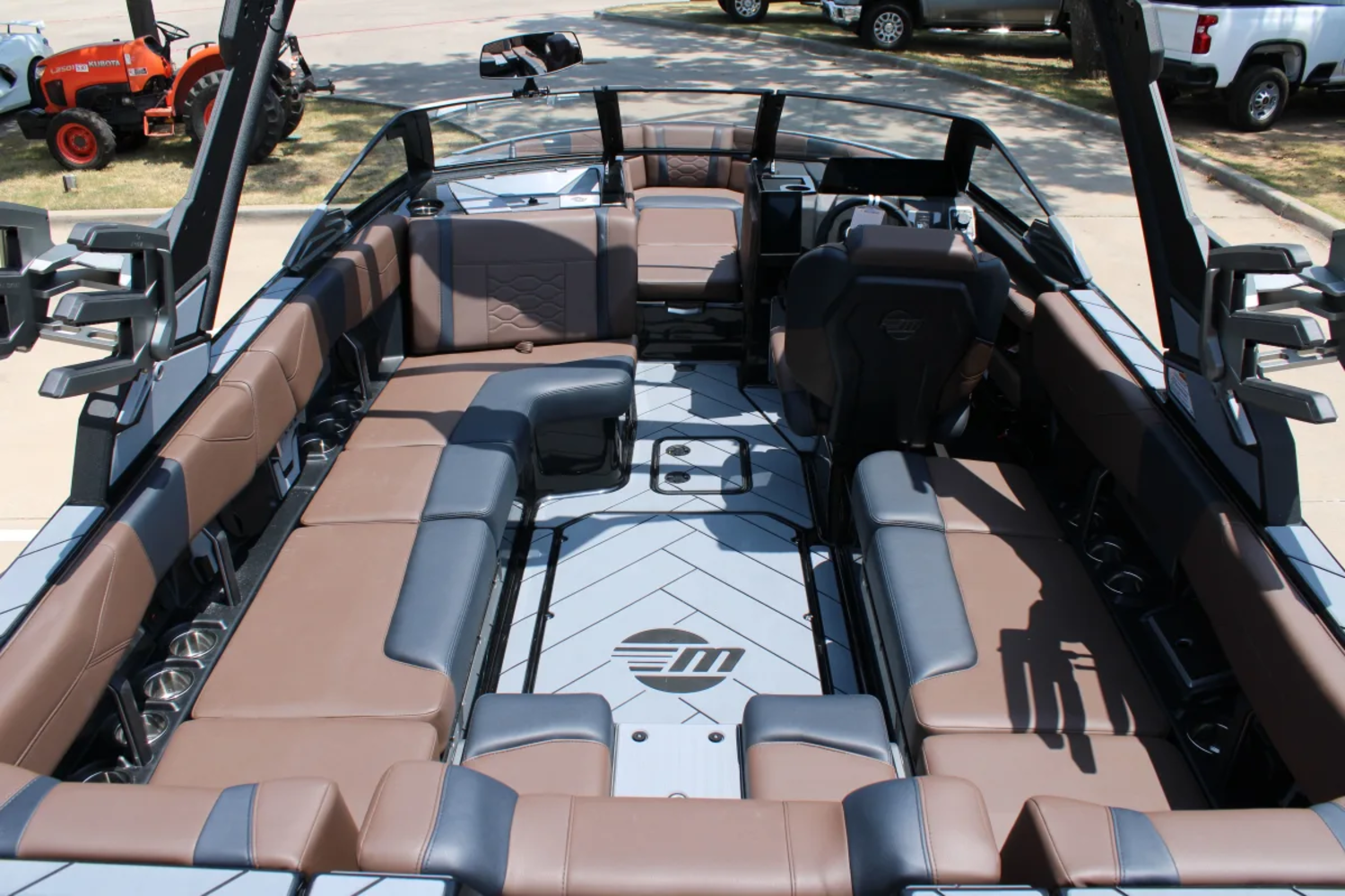 2026 Malibu 23 LSV
