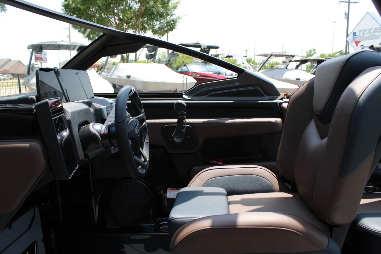 2026 Malibu 23 LSV