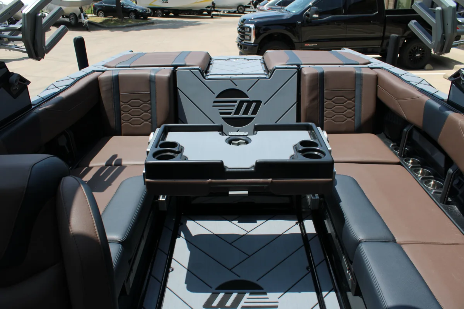 2026 Malibu 23 LSV
