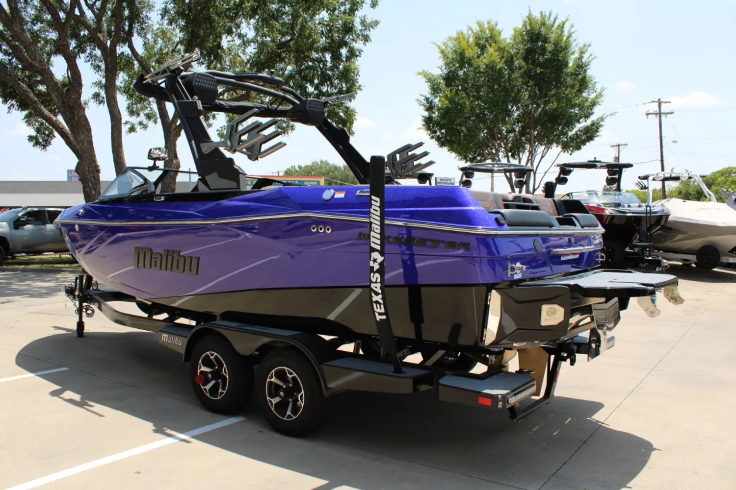 2026 Malibu 23 LSV