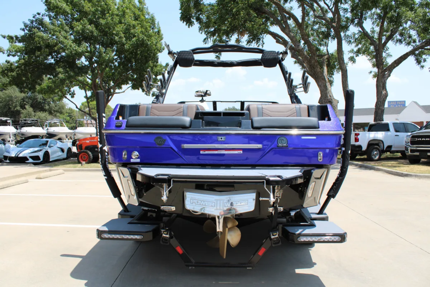 2026 Malibu 23 LSV