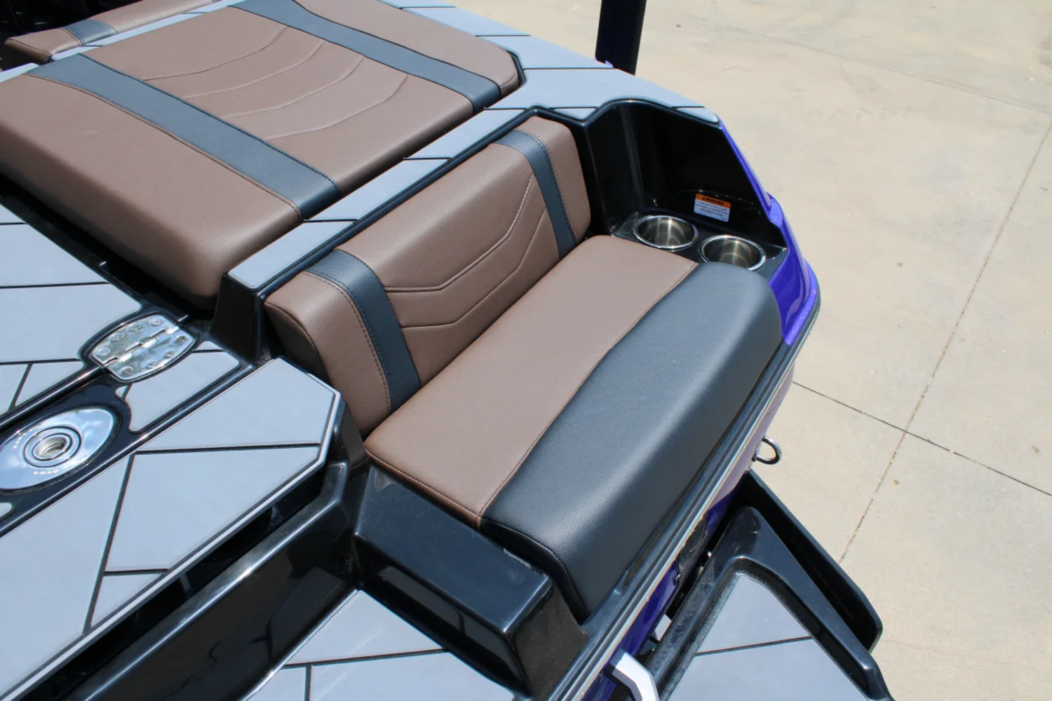 2026 Malibu 23 LSV