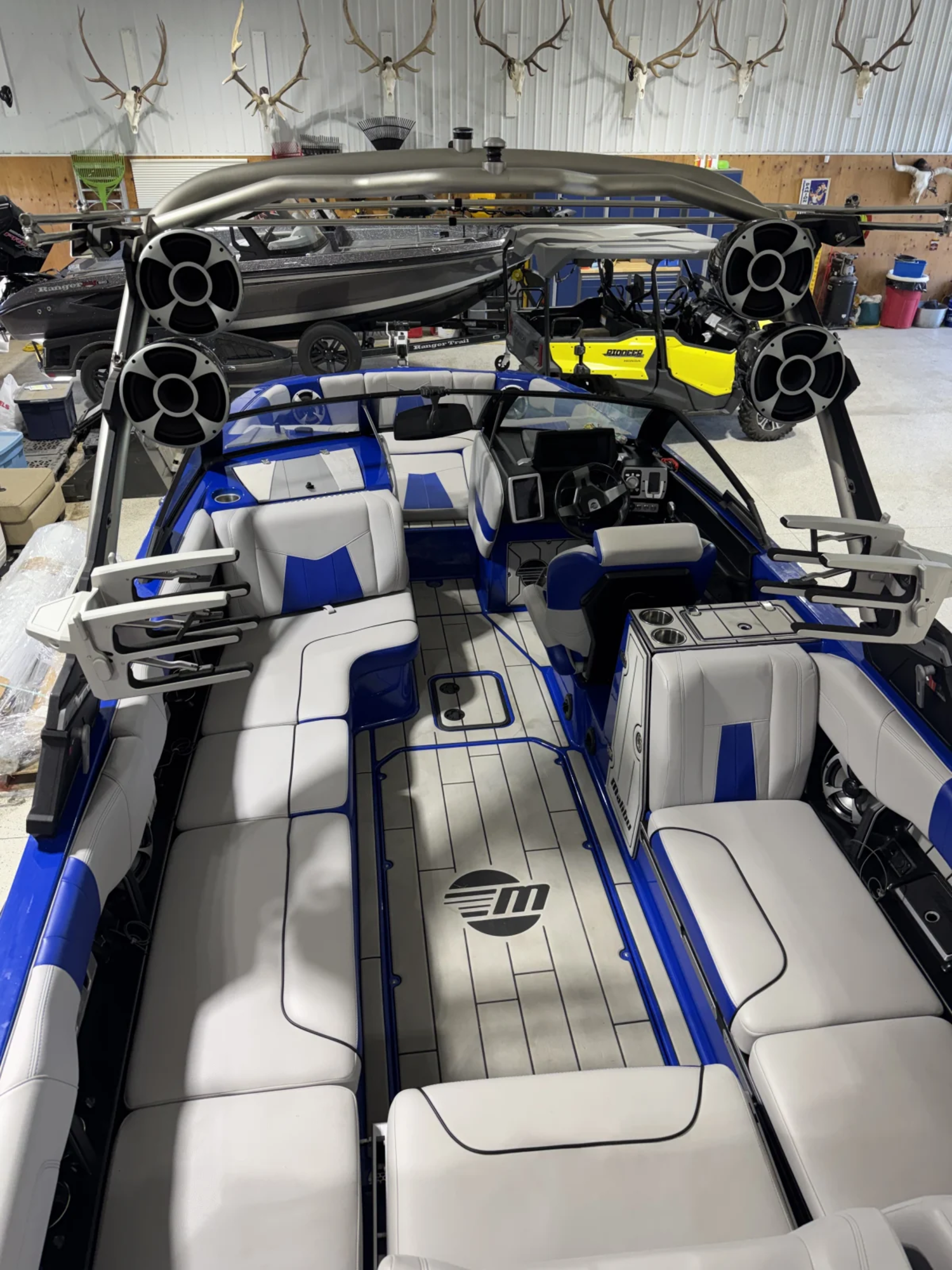 2021 Malibu Boats Wakesetter 24 MXZ