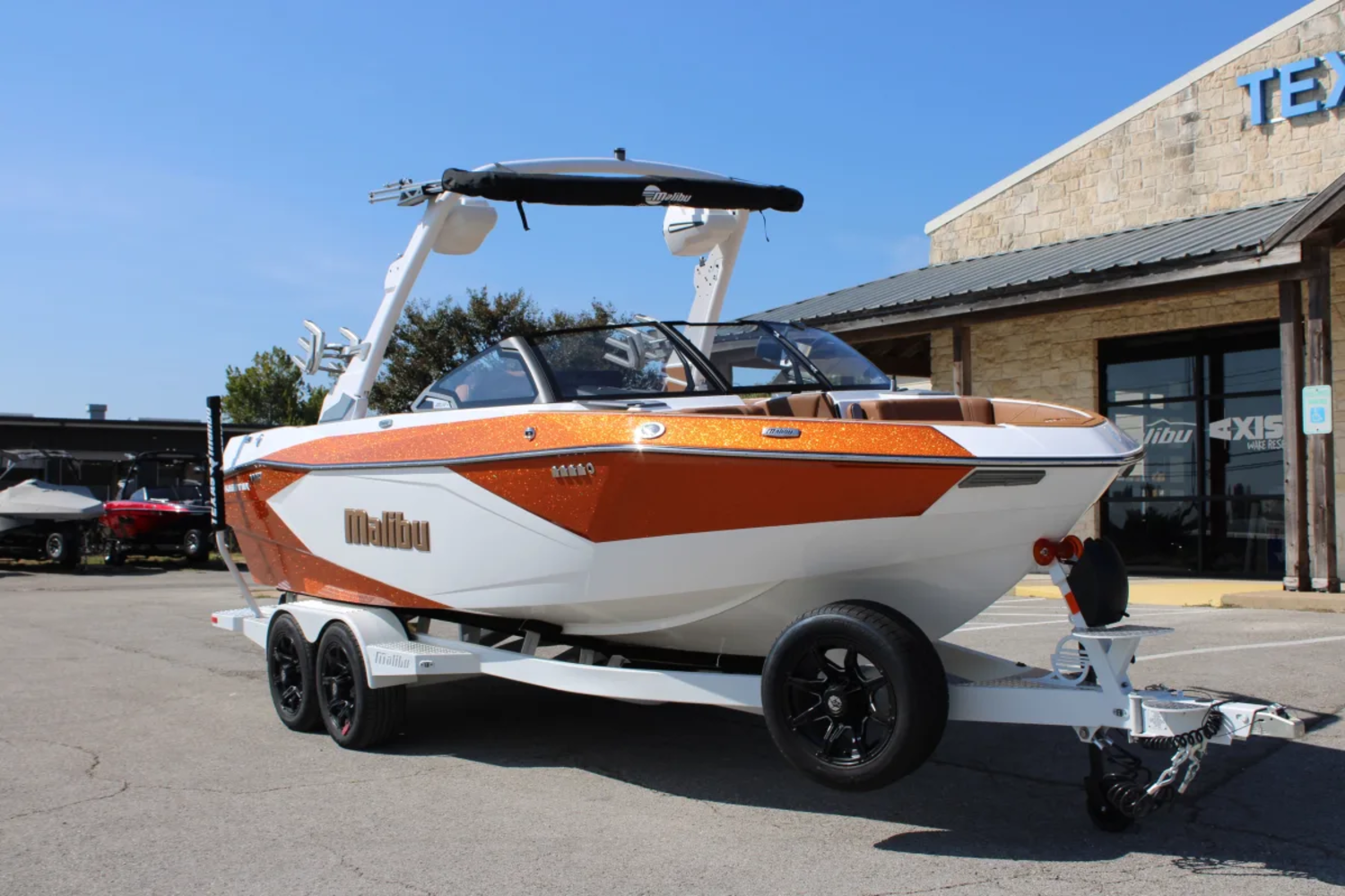 2027 Malibu 23 LSV