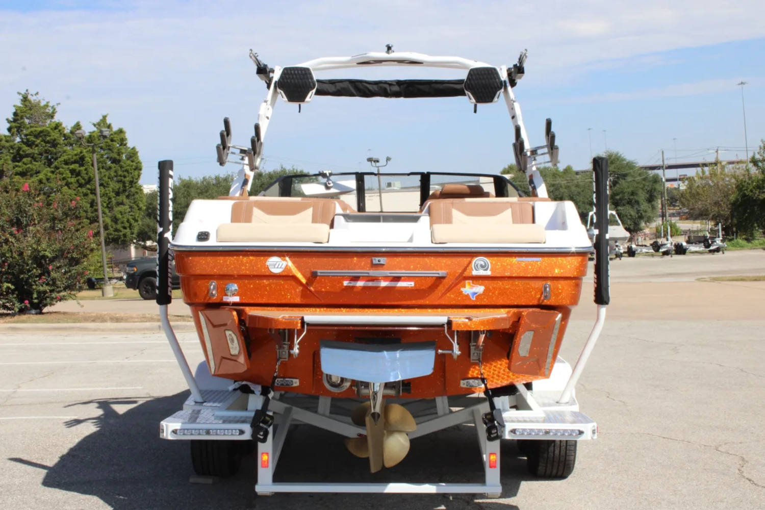 2027 Malibu 23 LSV