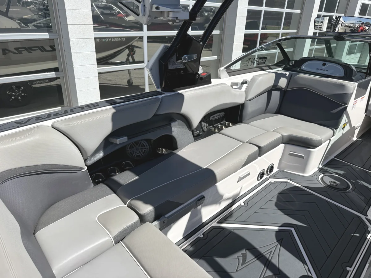 2017 24' Supra SG550 Bowrider