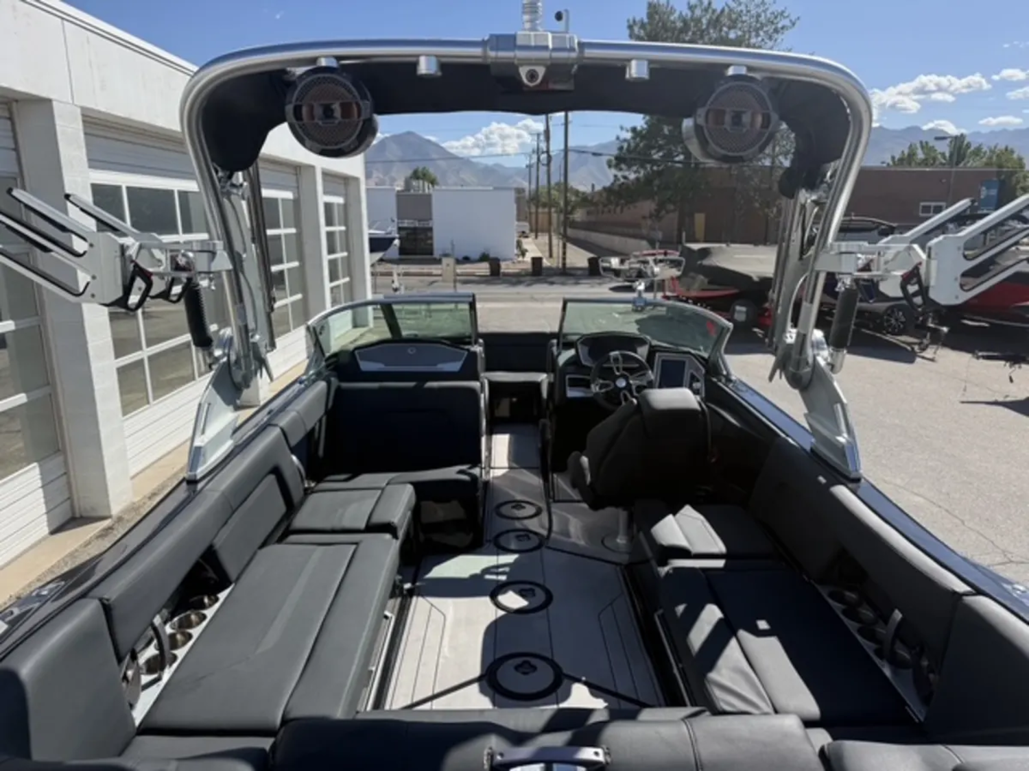 2019 24' MasterCraft X24 Bowrider