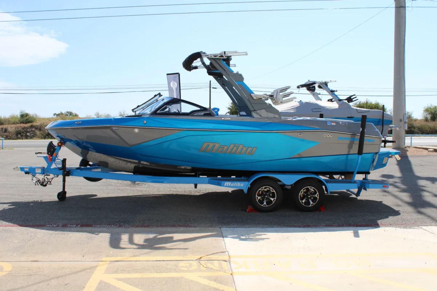 2026 Malibu 23 LSV