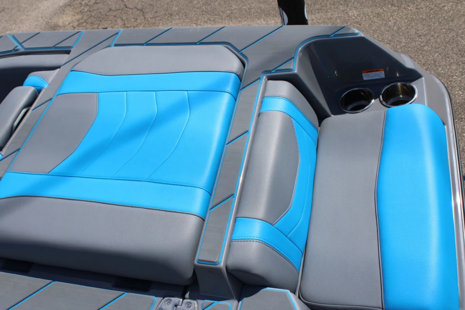 2026 Malibu 23 LSV