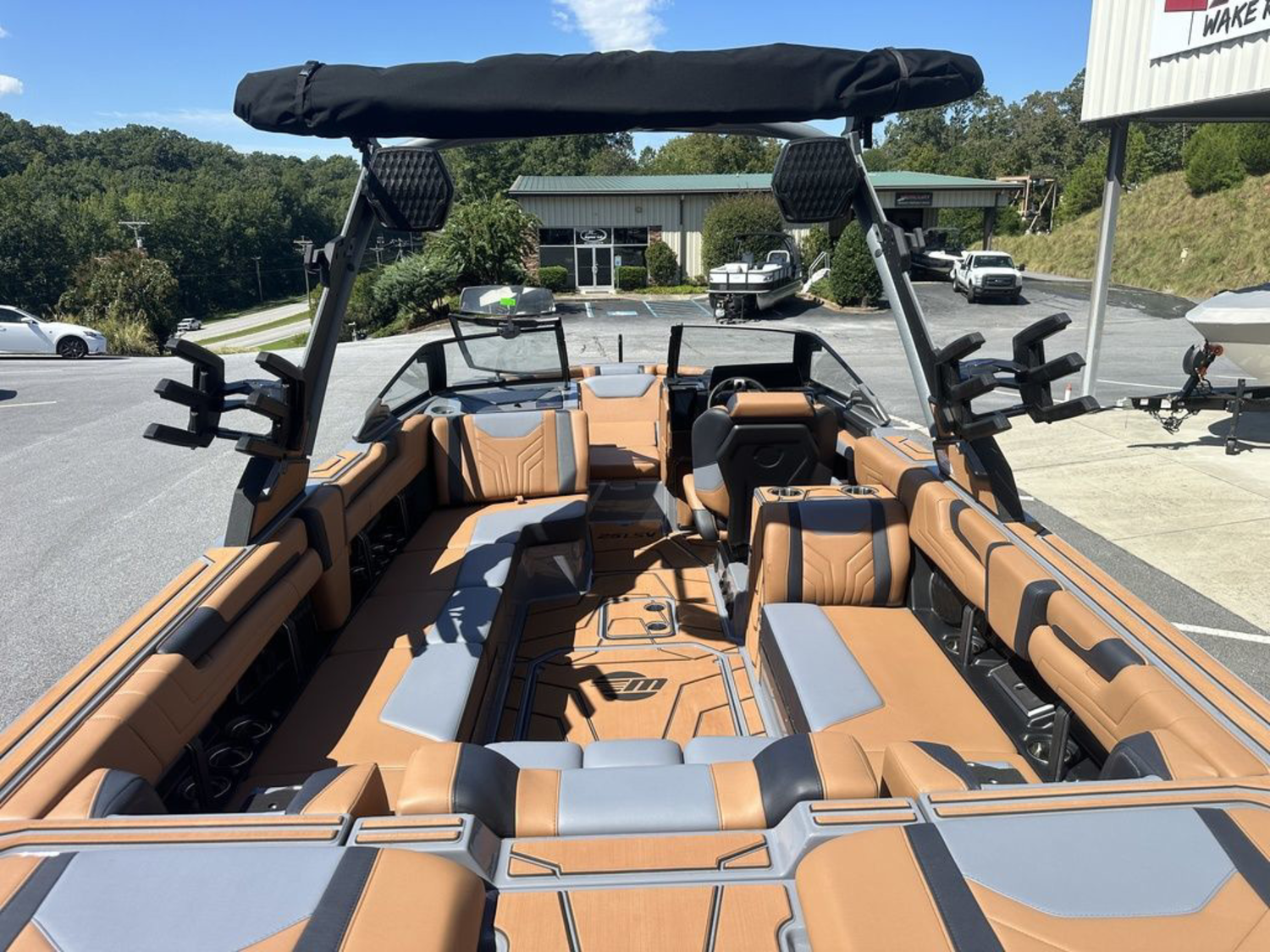2027 Malibu Boats 25 LSV