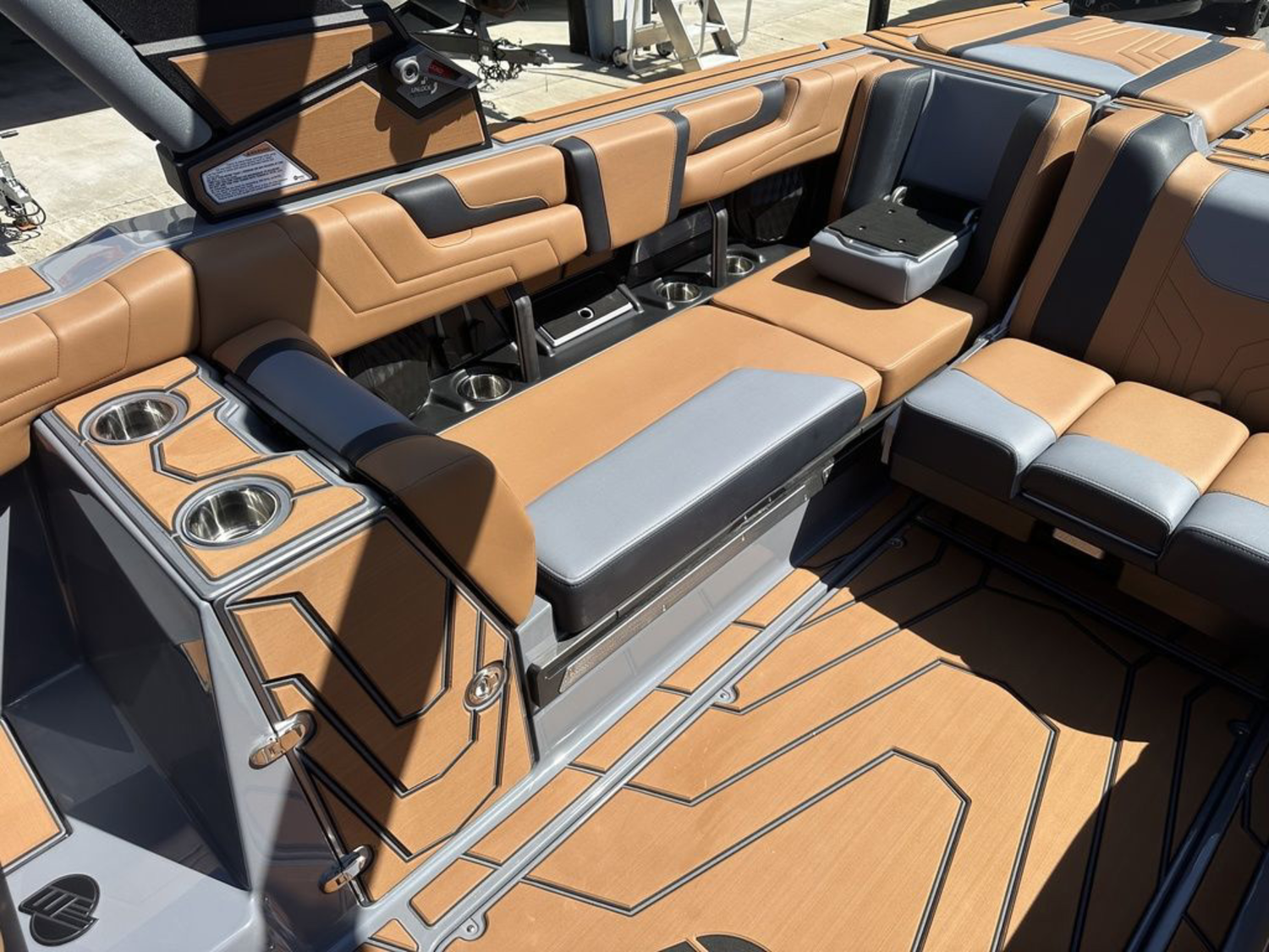 2027 Malibu Boats 25 LSV