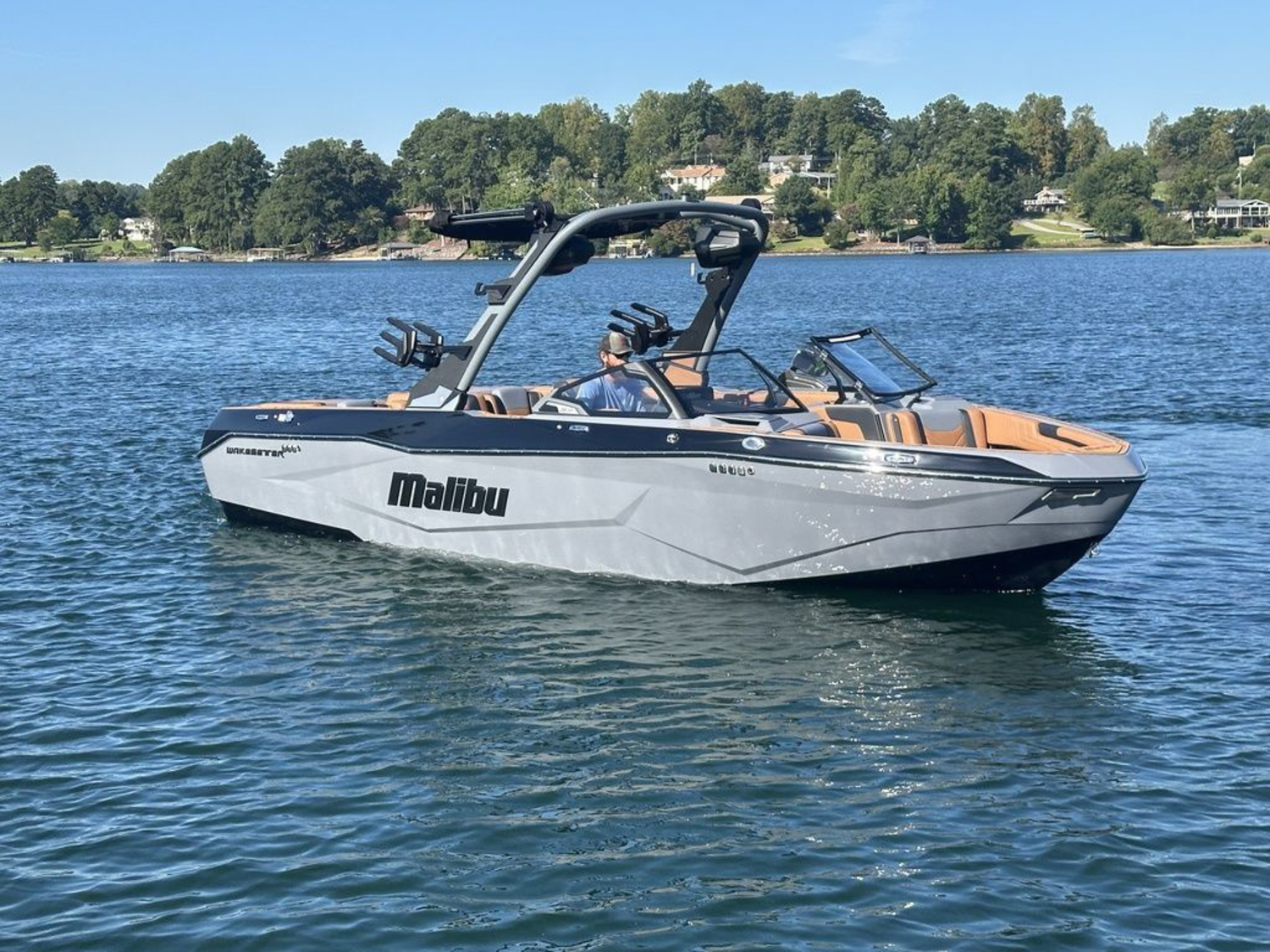 2027 Malibu Boats 25 LSV