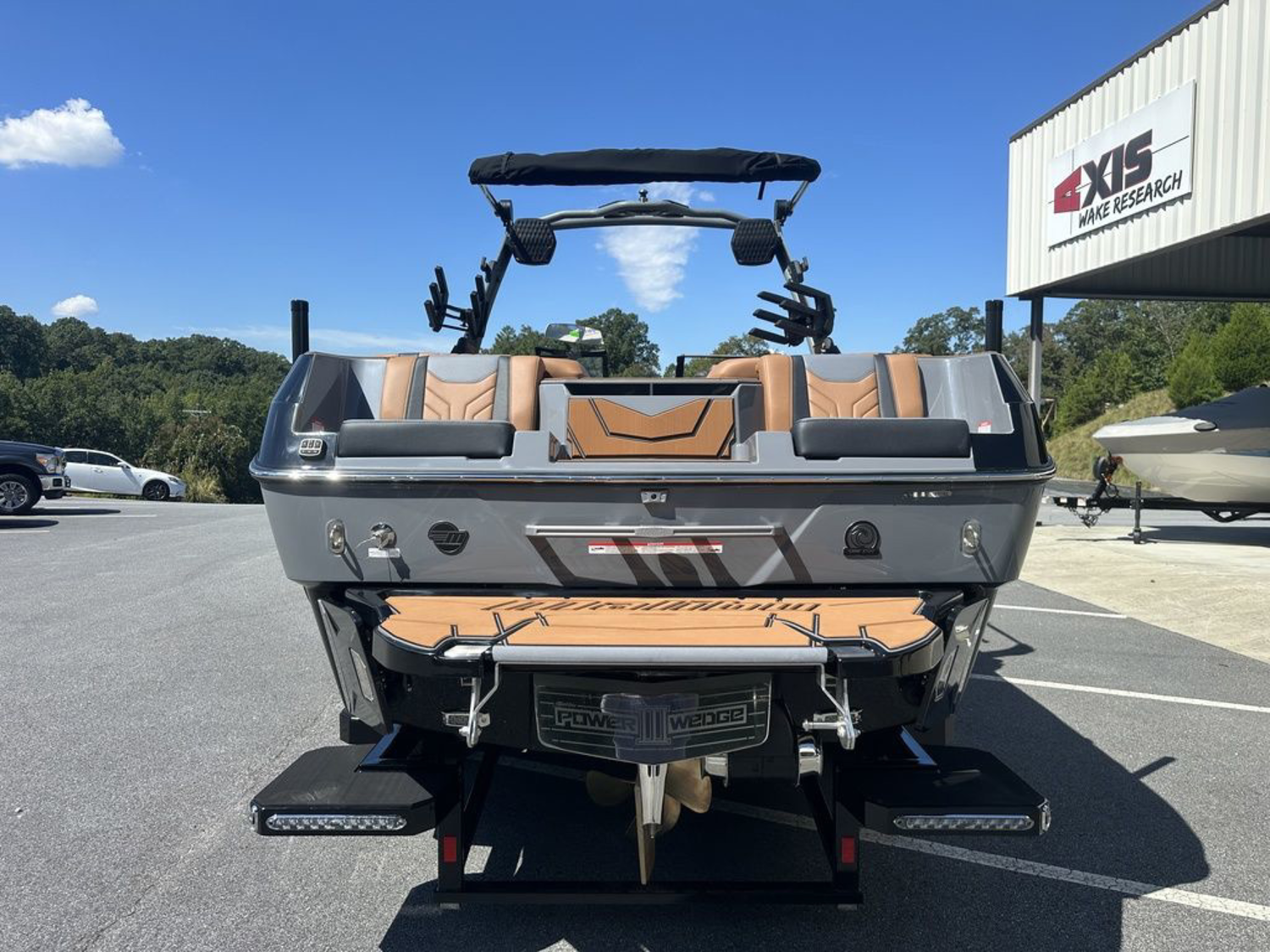 2027 Malibu Boats 25 LSV