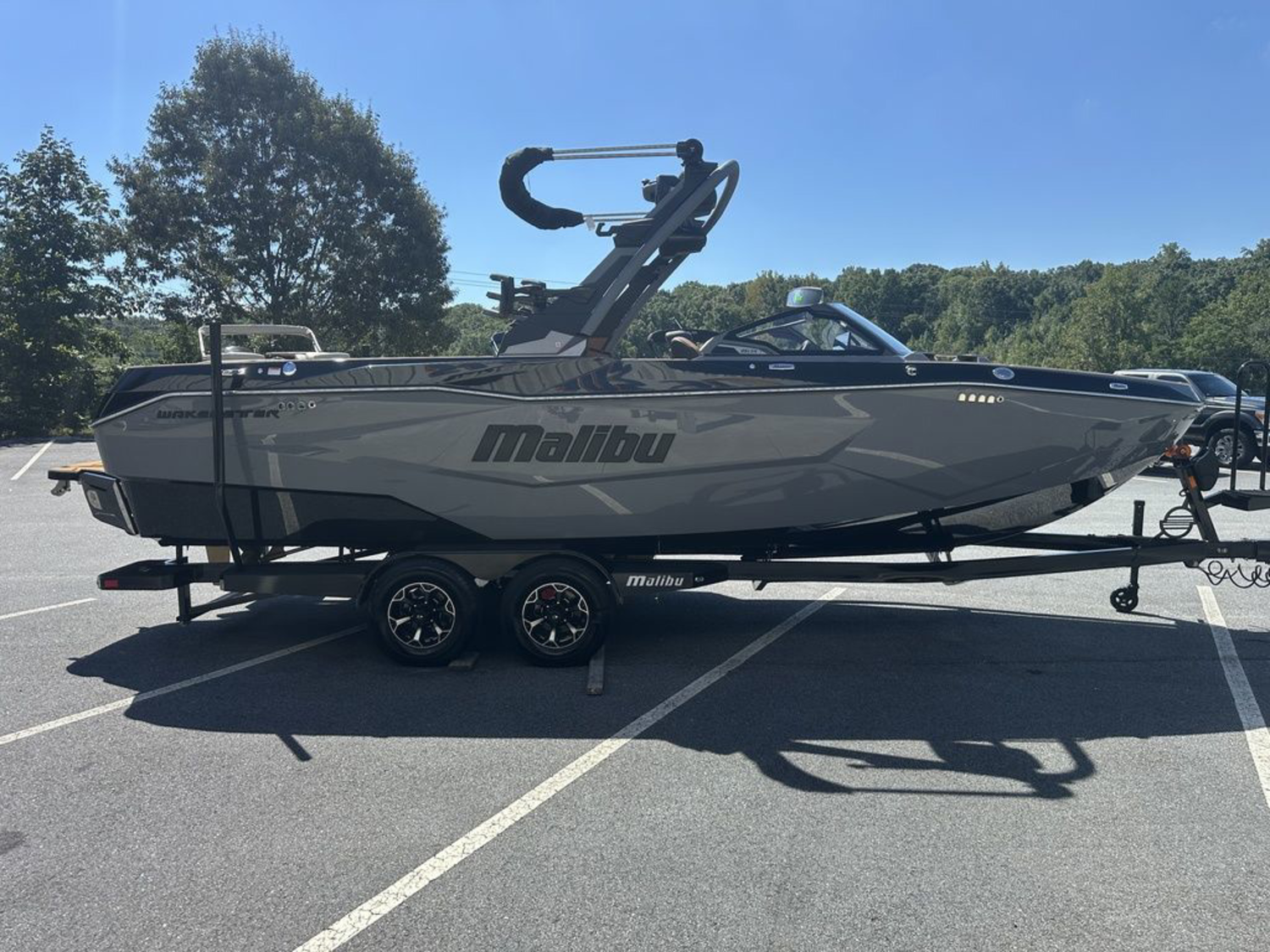 2027 Malibu Boats 25 LSV