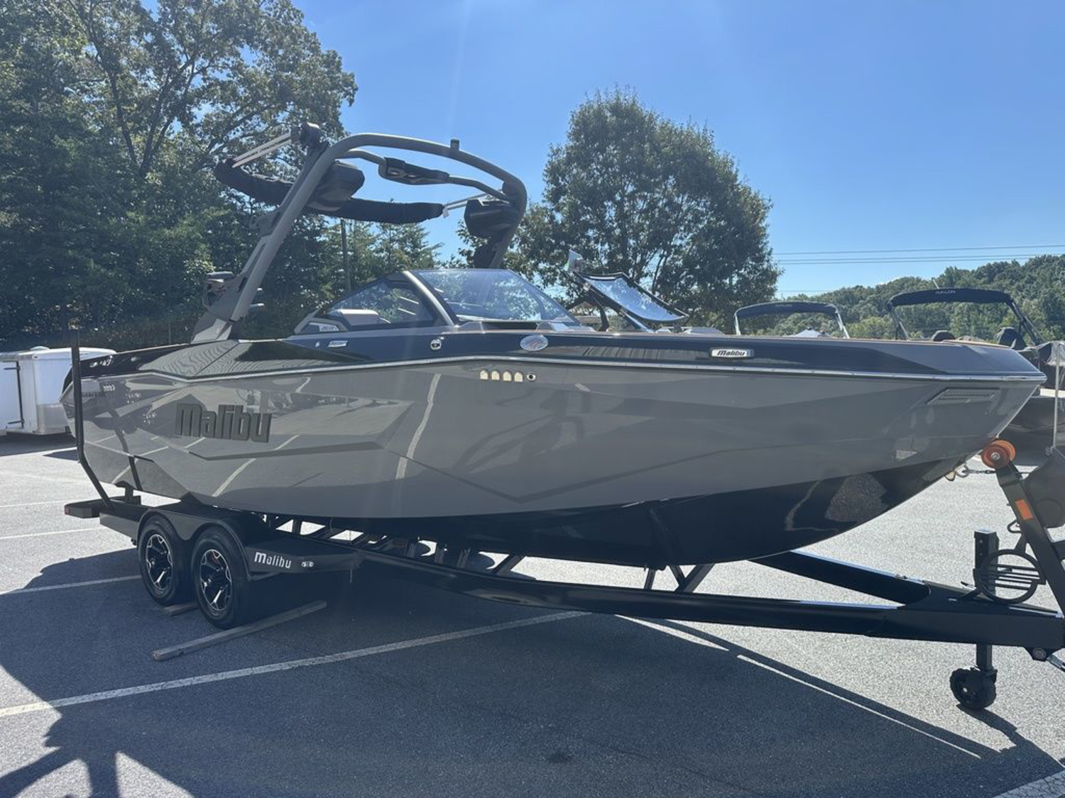 2027 Malibu Boats 25 LSV
