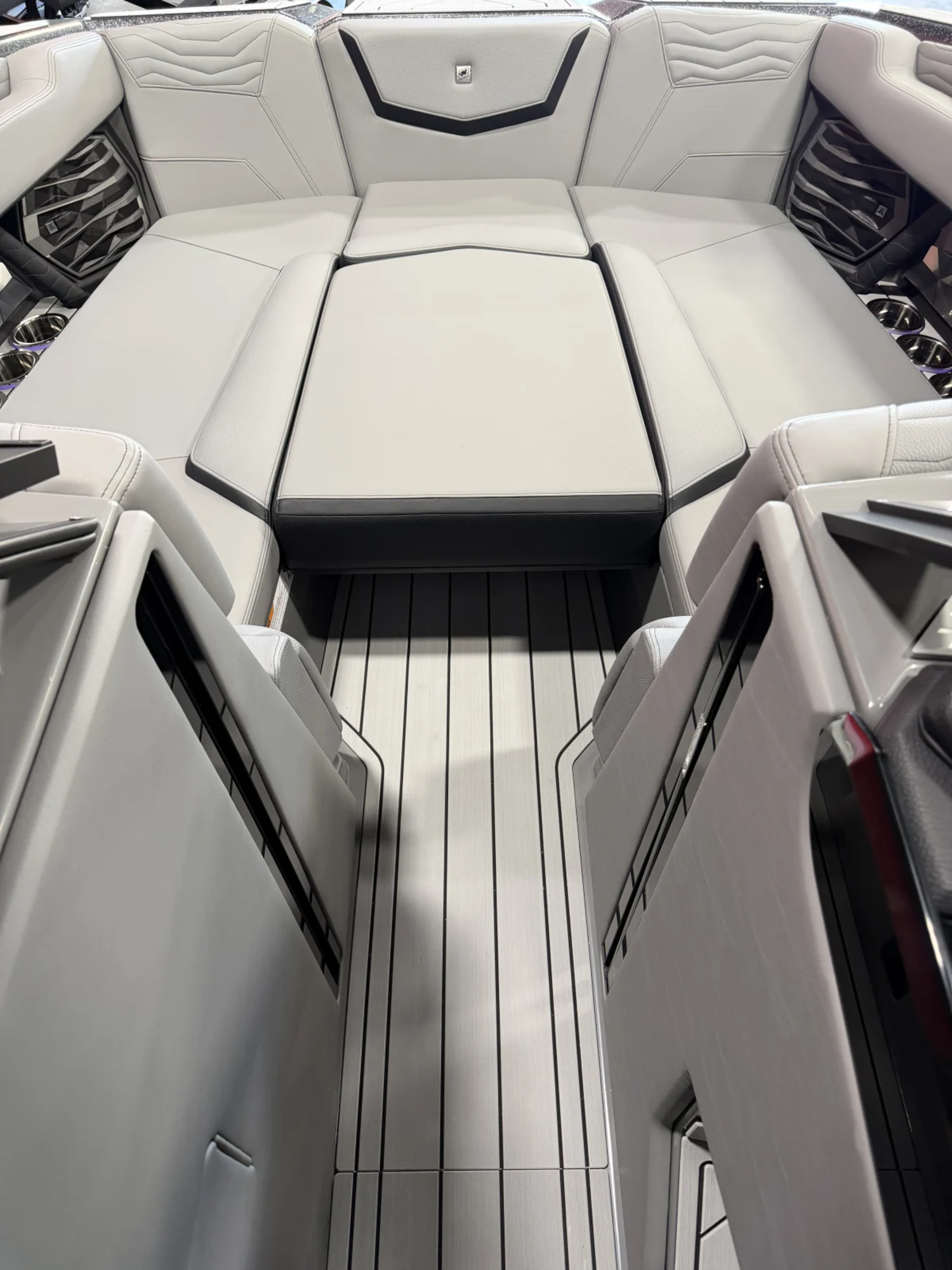 2027 Nautique G25