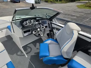 2019-mastercraft-xt20-145813-image10.webp
